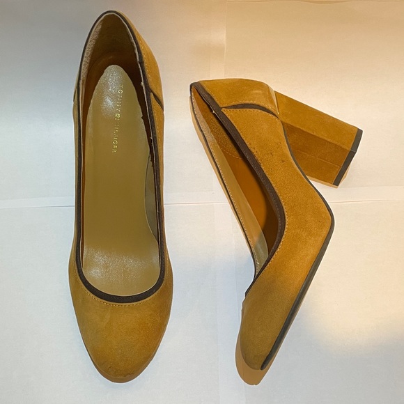 Tommy Hilfilger Elegant Tan Women's Pumps Size 9.5 - Picture 4 of 8